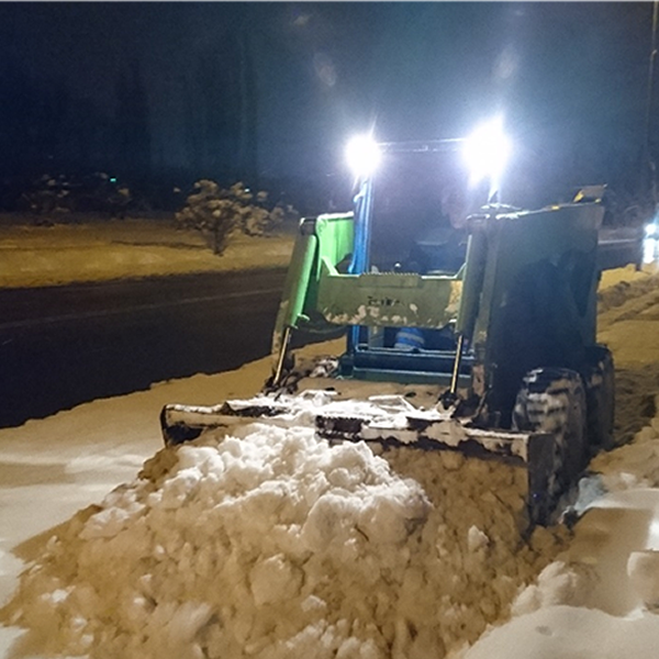 ЗИМНО ПОЧИСТВАНЕ НА ТРОТОАРИ